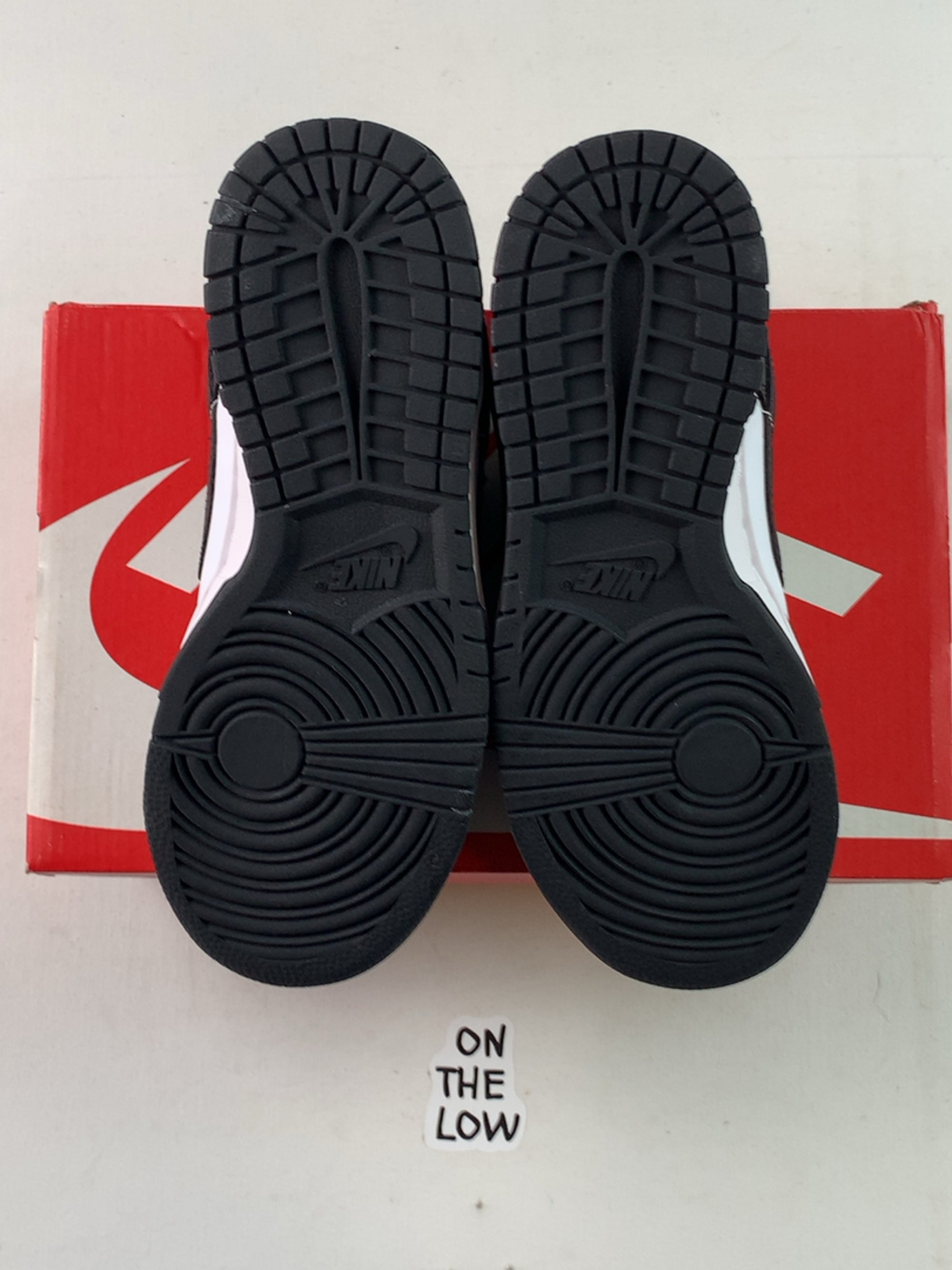 Nike Dunk Low Retro White Black Panda (Women's) — Drive 1KcA42-zMRvj0rn5mEyzvHQ7zbCWD6k2t — photo 6