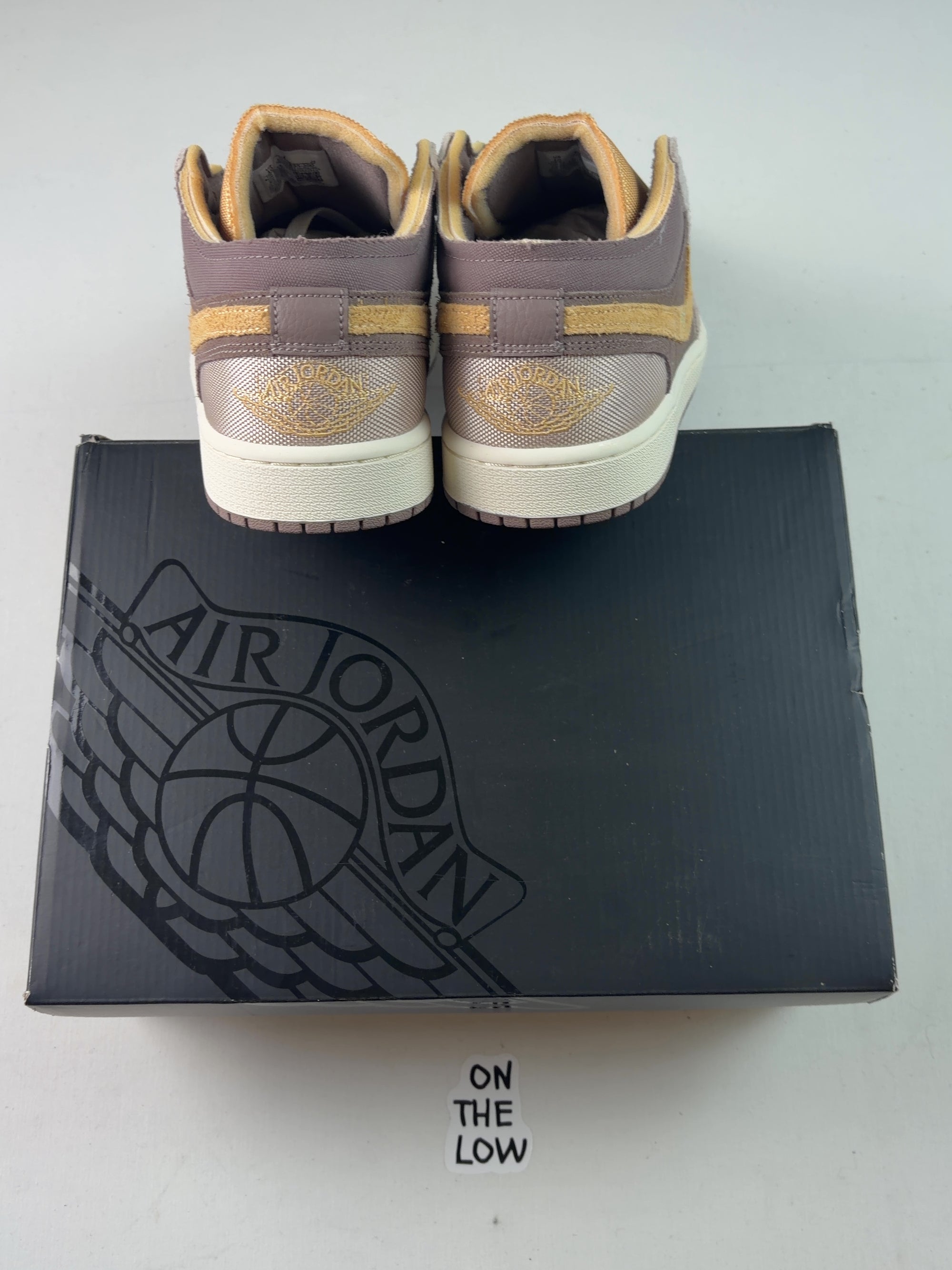 Air Air Jordan 1 Low SE Craft Taupe Haze — Drive 1m0JzNV-1XfRWpoIE4zPQOvFbvEwZPXG2 — photo 5