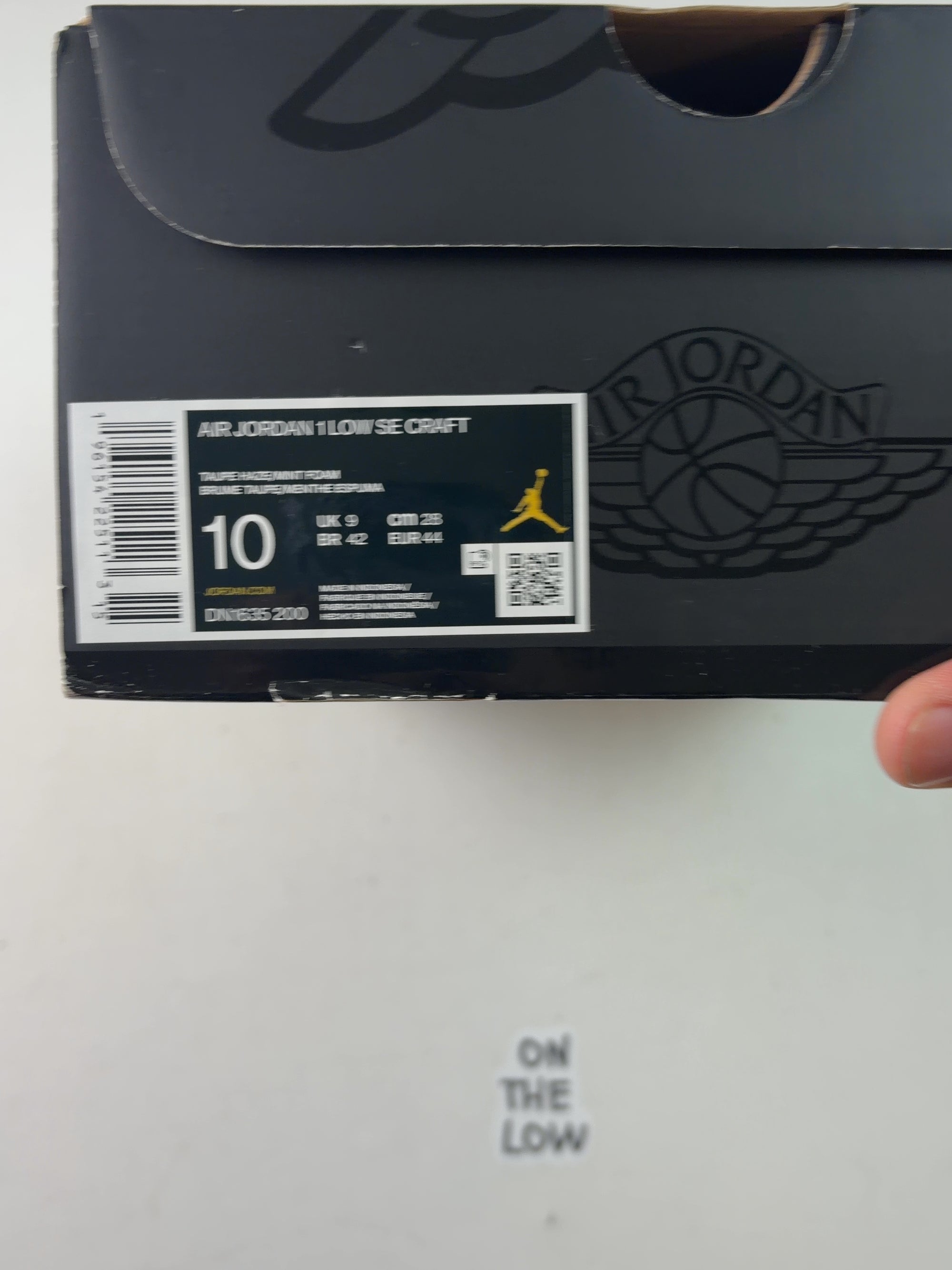 Air Air Jordan 1 Low SE Craft Taupe Haze — Drive 1YxZhWC6go8xGRJx8KLR4nf5E9OwByBgx — photo 7