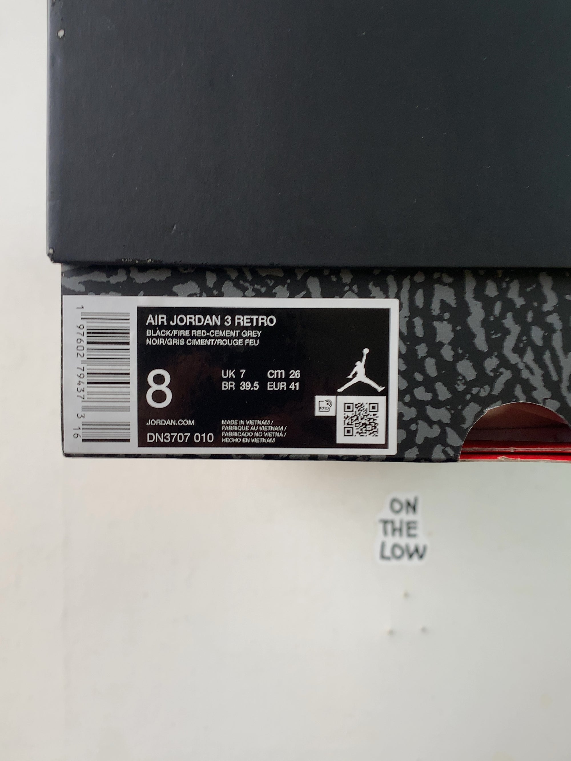 Jordan 3 Retro OG Black Cement (2024) (USED) — Drive 1STzjEOtXdEIL0Fvzqao271wvZ3wII0xw — photo 7