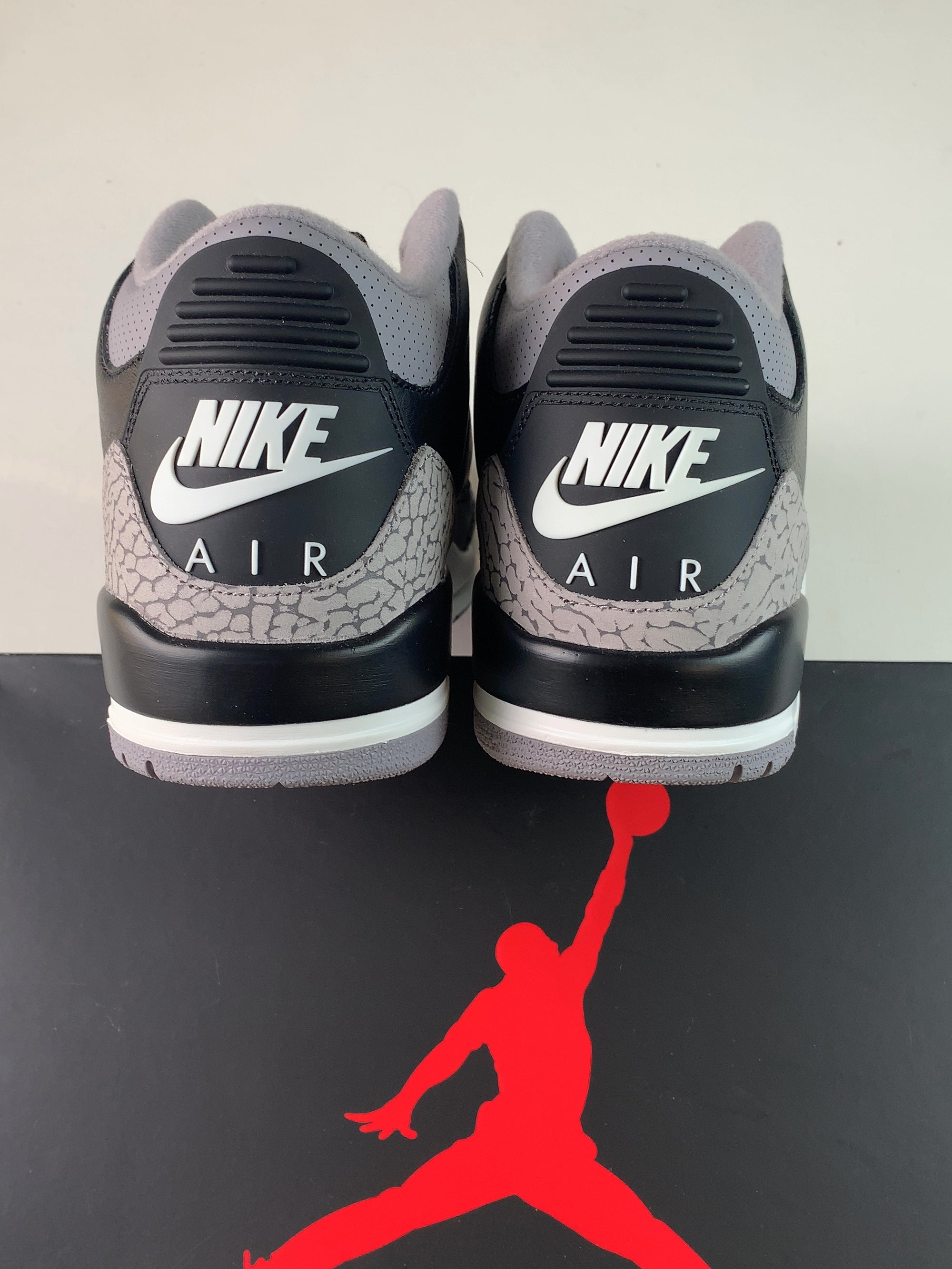 Jordan 3 Retro OG Black Cement (2024) — Drive 1J86Gnr5PoBp2SRjLlITmSwKzpw-EoAzL — photo 5