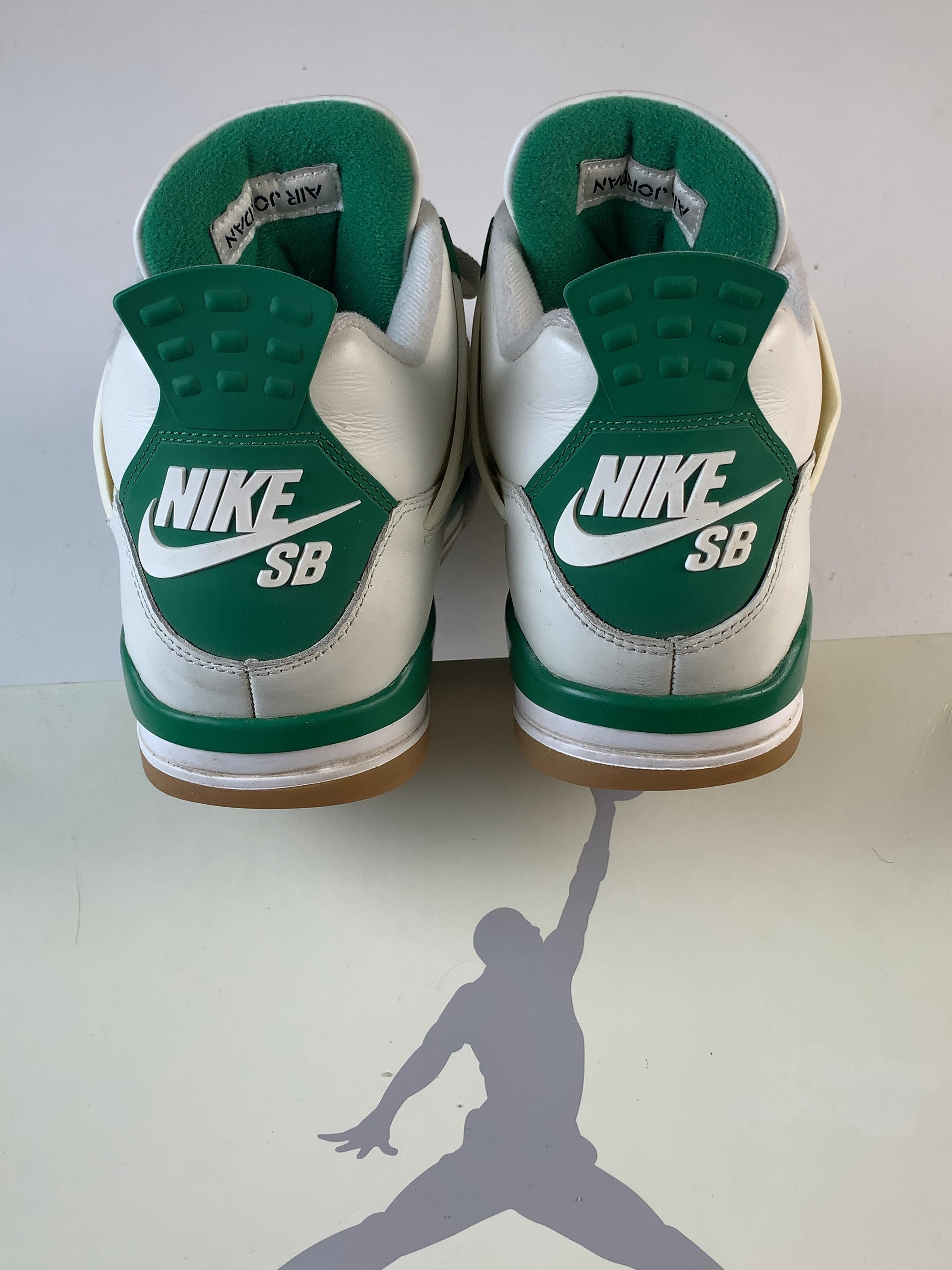 Jordan 4 Retro SB Pine Green (USED) — Drive 14pvCoQMwqCxPZHAs0HUkXGSlLWwUTPrP — photo 5