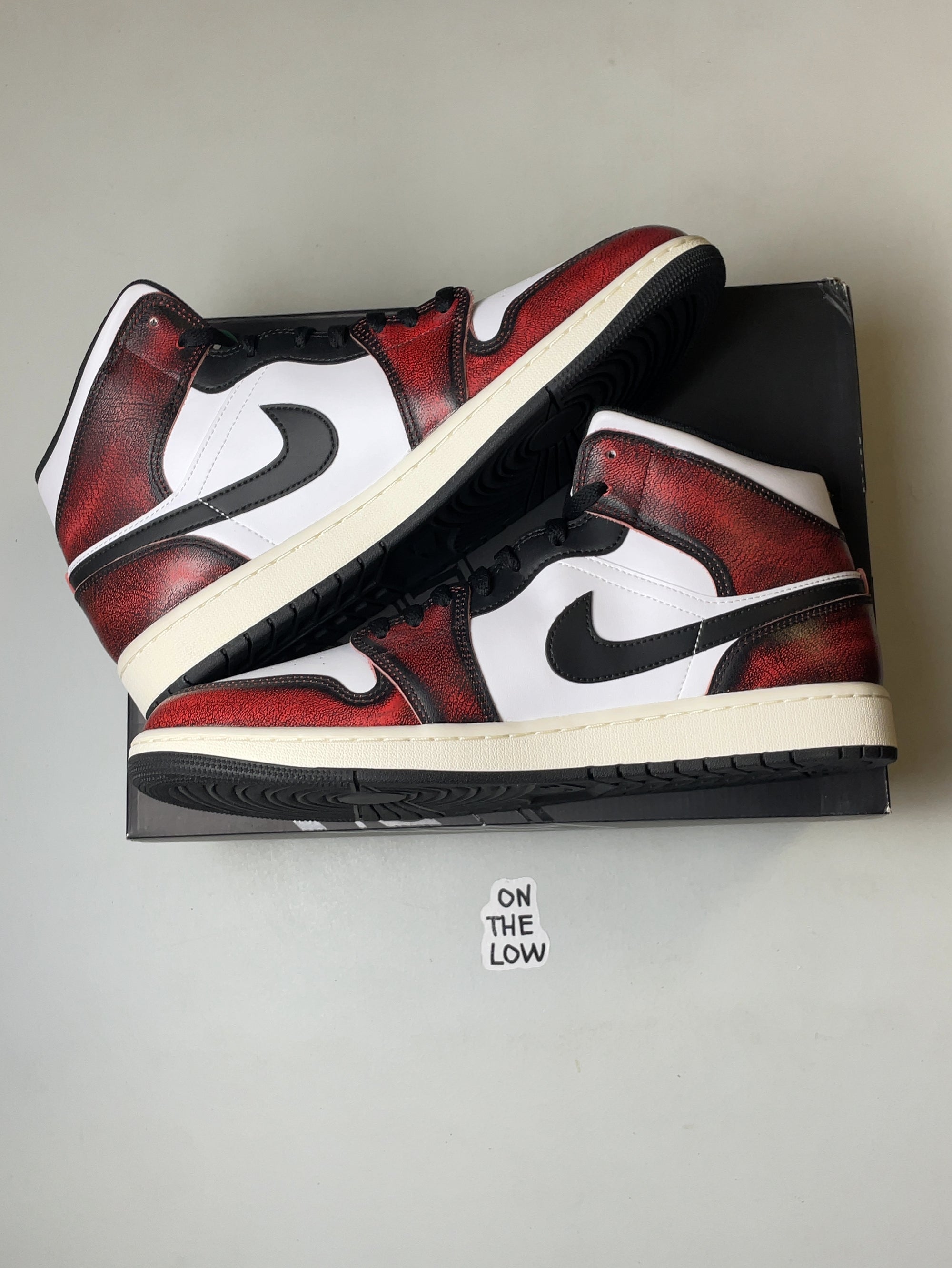 Jordan 1 Mid Wear-Away Chicago