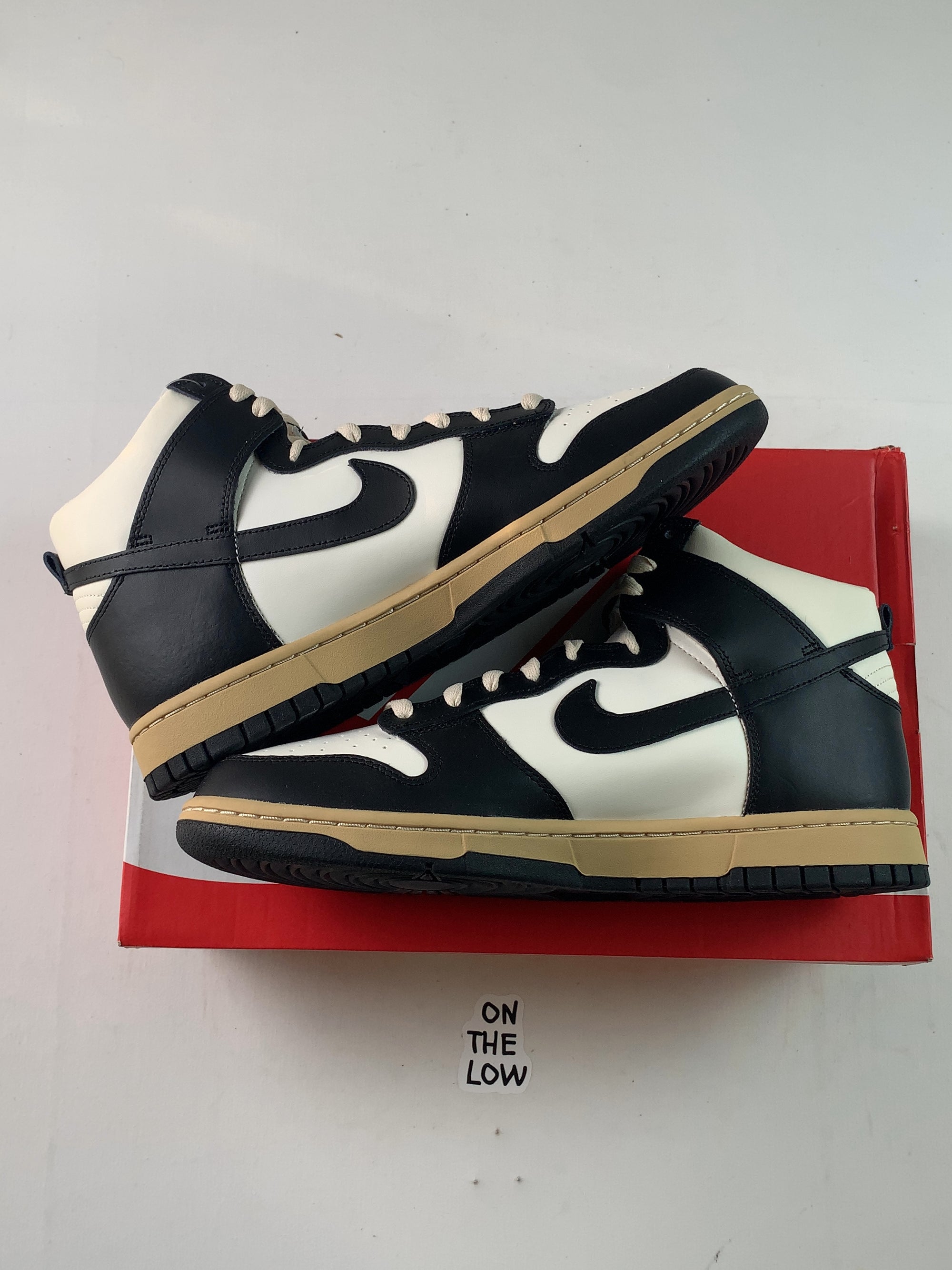 Nike Dunk High Retro Vintage Panda (Women's) — Drive 1mupOJkBEy_74QcWTPLZvtnmpOAf4jc8M — photo 2