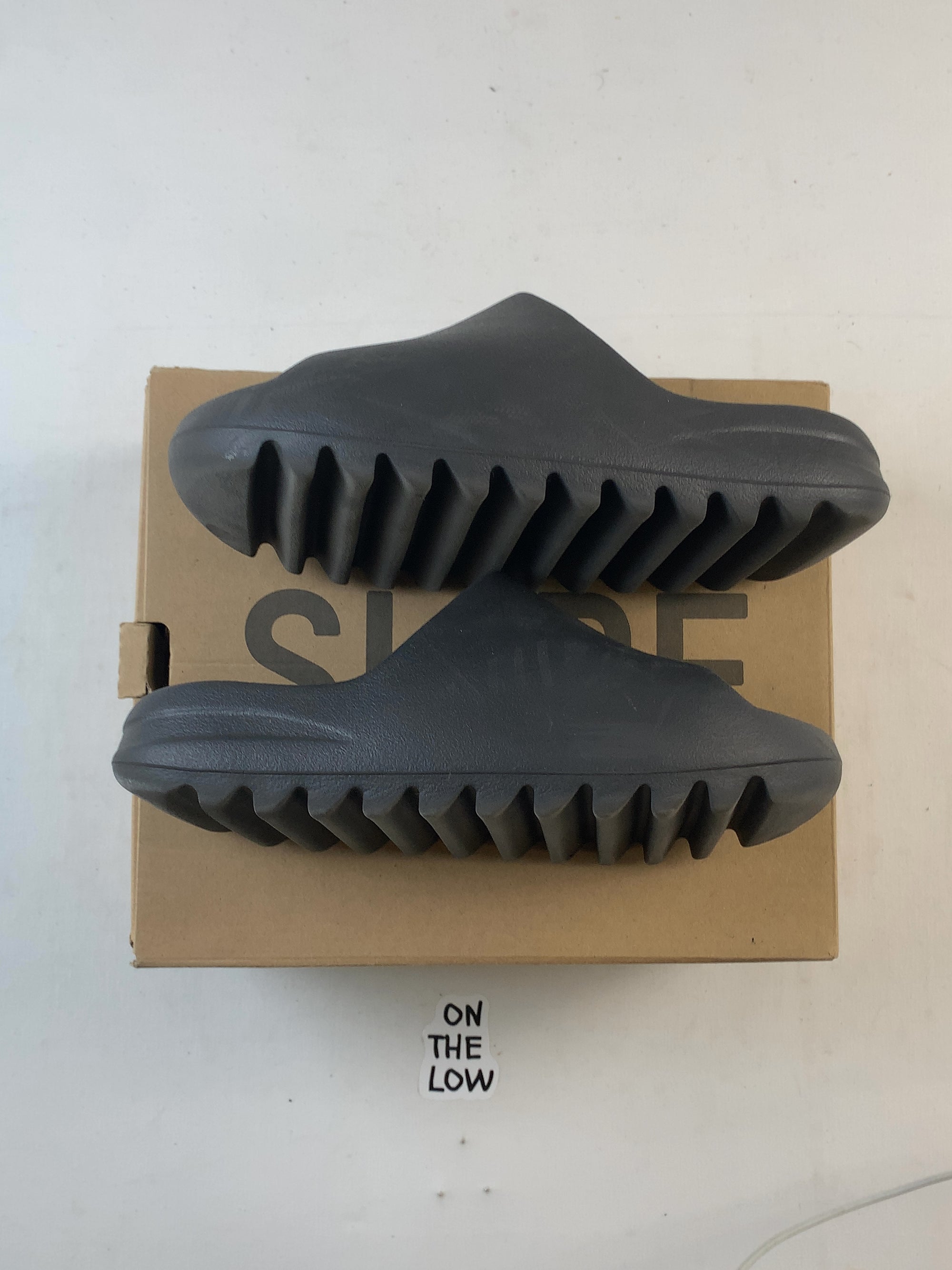 adidas Yeezy Slide Onyx (USED) — Drive 1NgTFSyEucns1eQvrWGJY0QbS-DOrJHKh — photo 1
