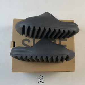 adidas Yeezy Slide Onyx (USED) — Drive 1NgTFSyEucns1eQvrWGJY0QbS-DOrJHKh — photo 1