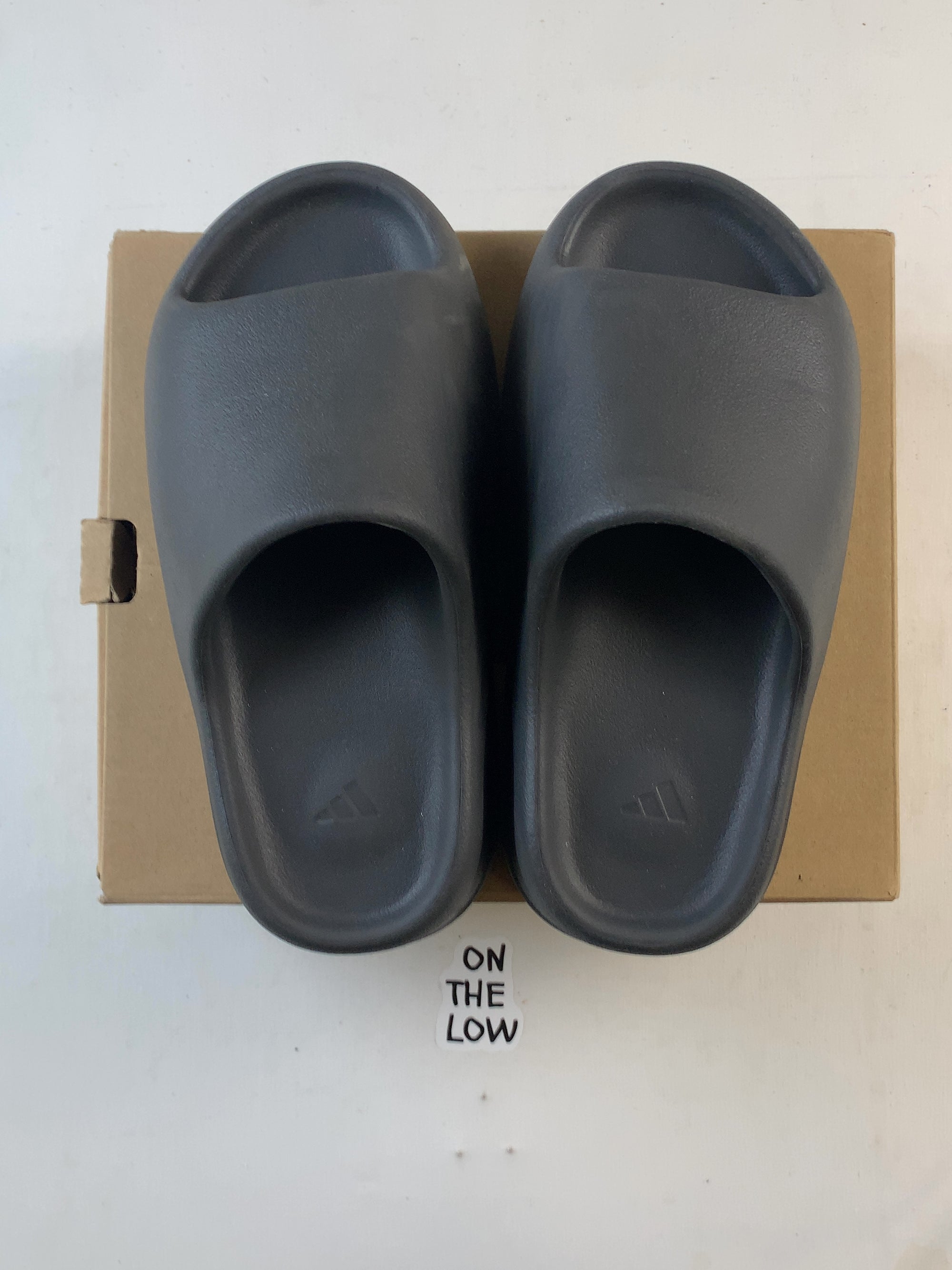 adidas Yeezy Slide Onyx (USED) — Drive 1Xn8zi-v7LGsa0TTbs6cfHM2Ge1TpRtxM — photo 4