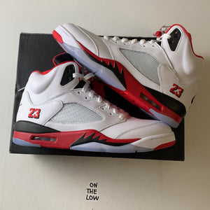 Jordan 5 Retro Fire Red Black Tongue (2025) — Drive 1mrM26pOPVLuQKrlJldn0Dg1-wzMXYmwO — photo 1
