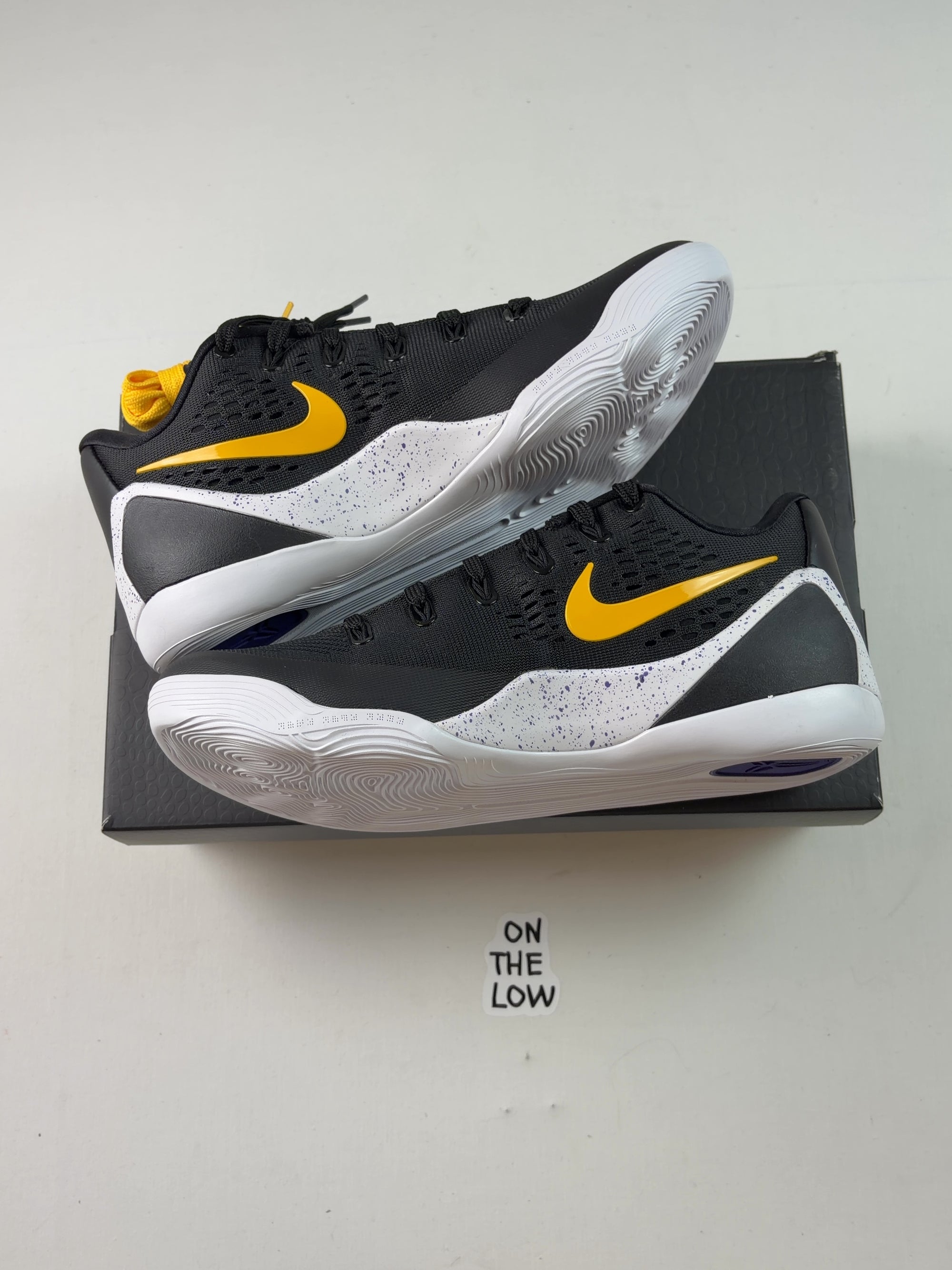 Nike Kobe 9 EM Low Protro TB Black University Gold — photo 2