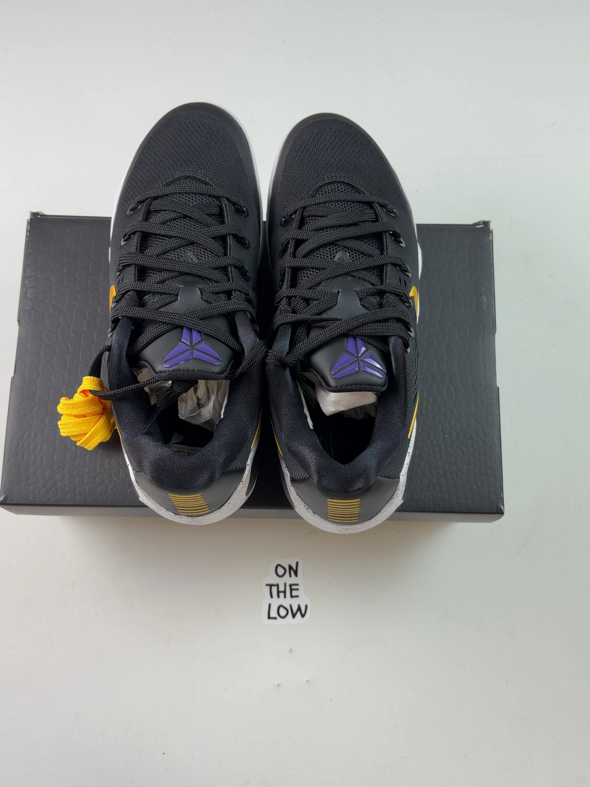 Nike Kobe 9 EM Low Protro TB Black University Gold — photo 4