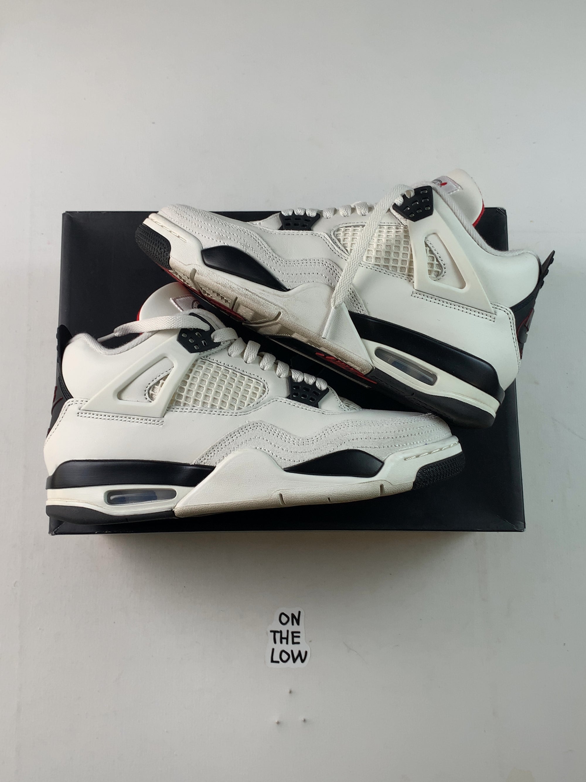 Jordan 4 Retro OG Flight Club (USED) — Drive 1CM9_4gZXYbyGSywdxVWBQ3-A6-gYwV8u — photo 1
