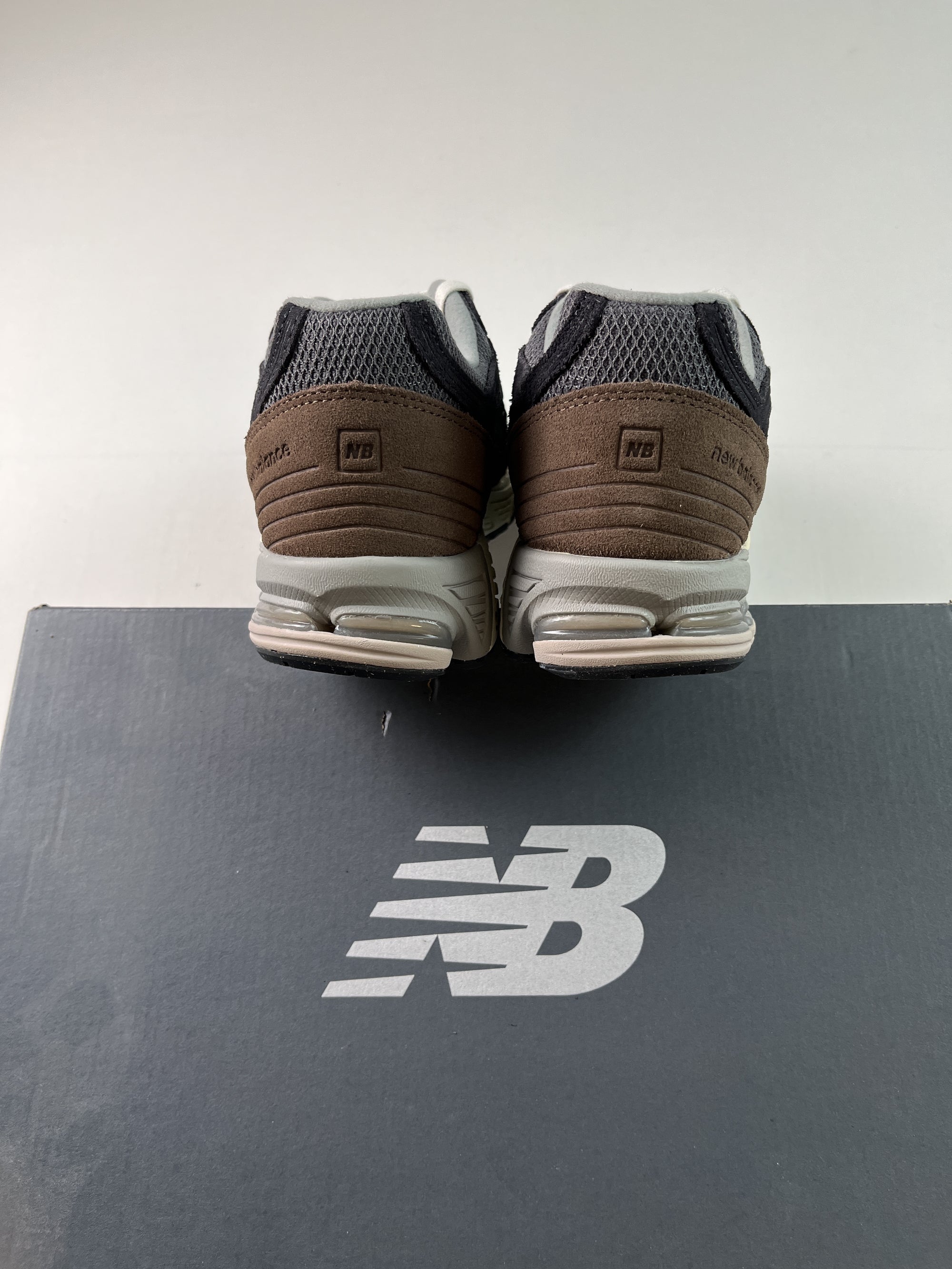 New Balance 1906F Phantom Dark Mushroom