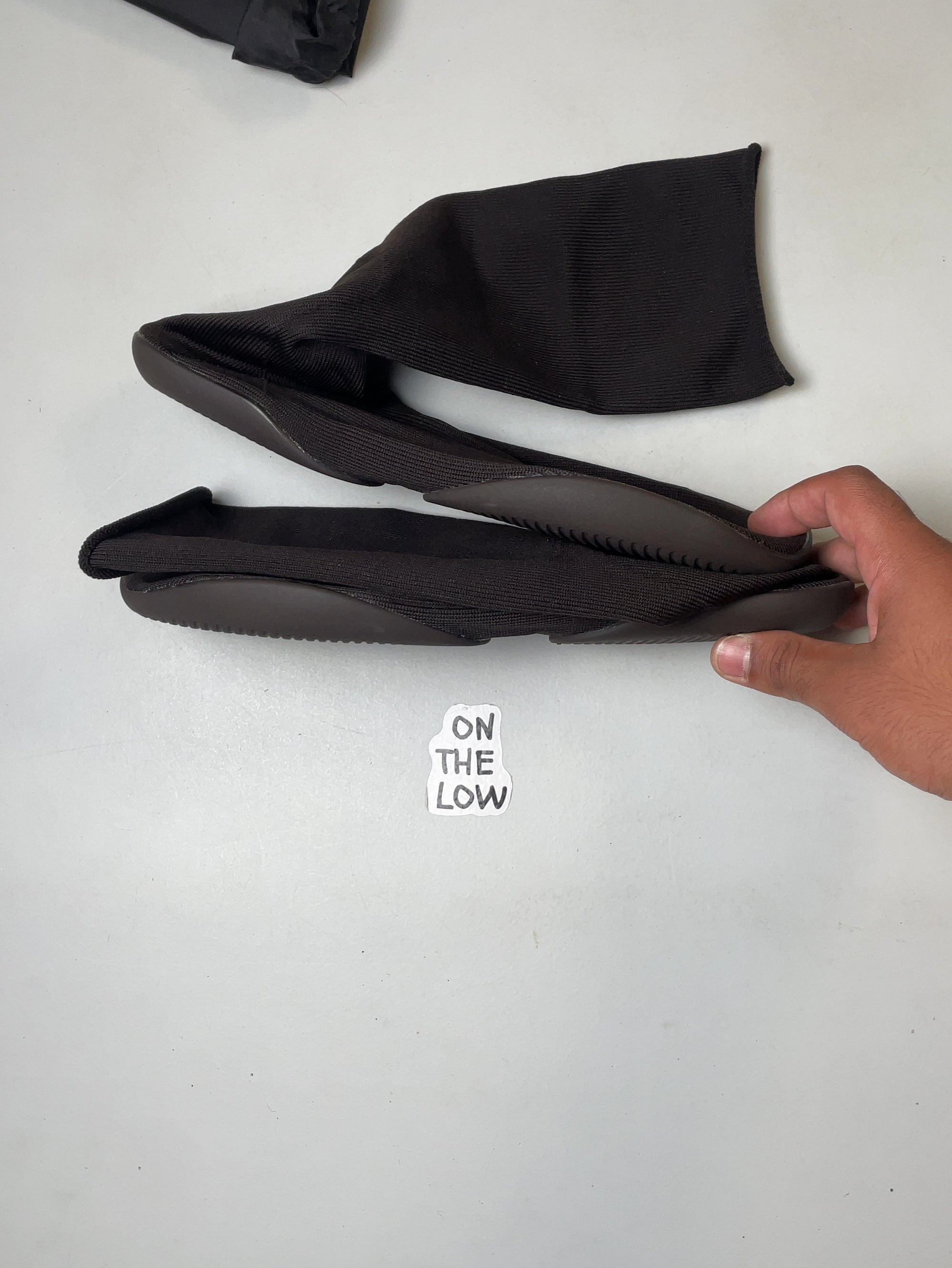 YZY Pods Black